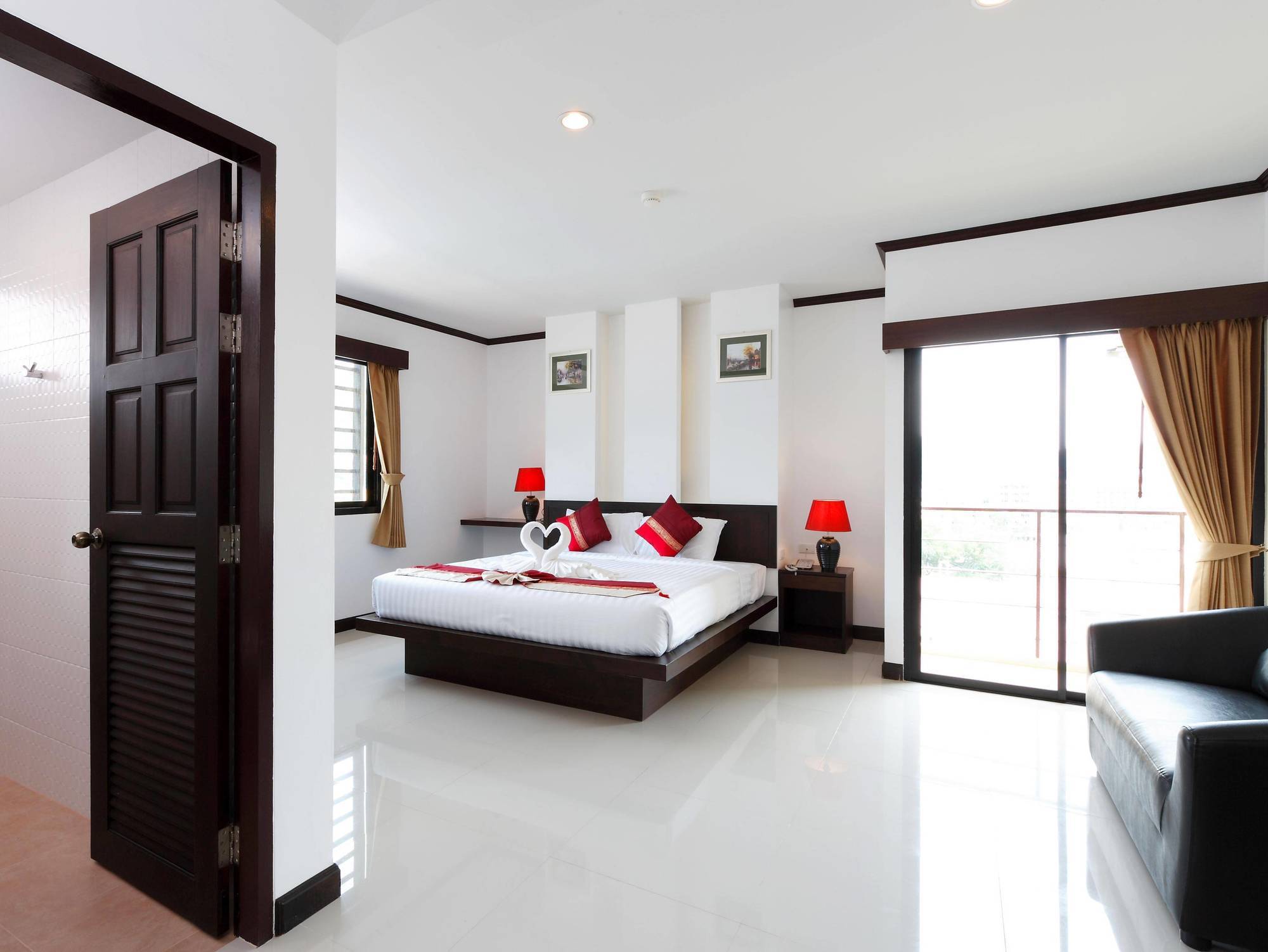 Sri Boutique Hotel Patong Extérieur photo