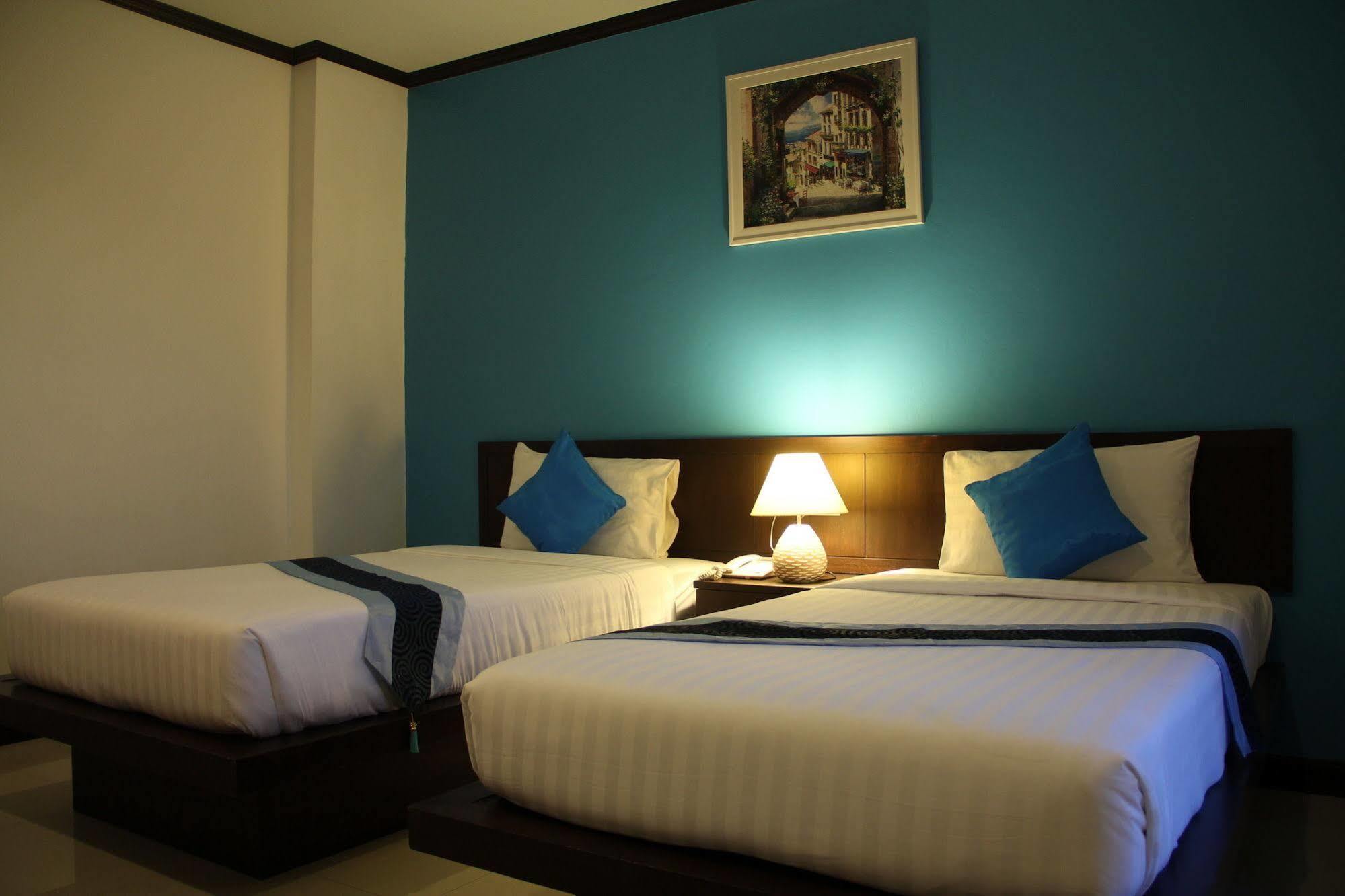 Sri Boutique Hotel Patong Extérieur photo