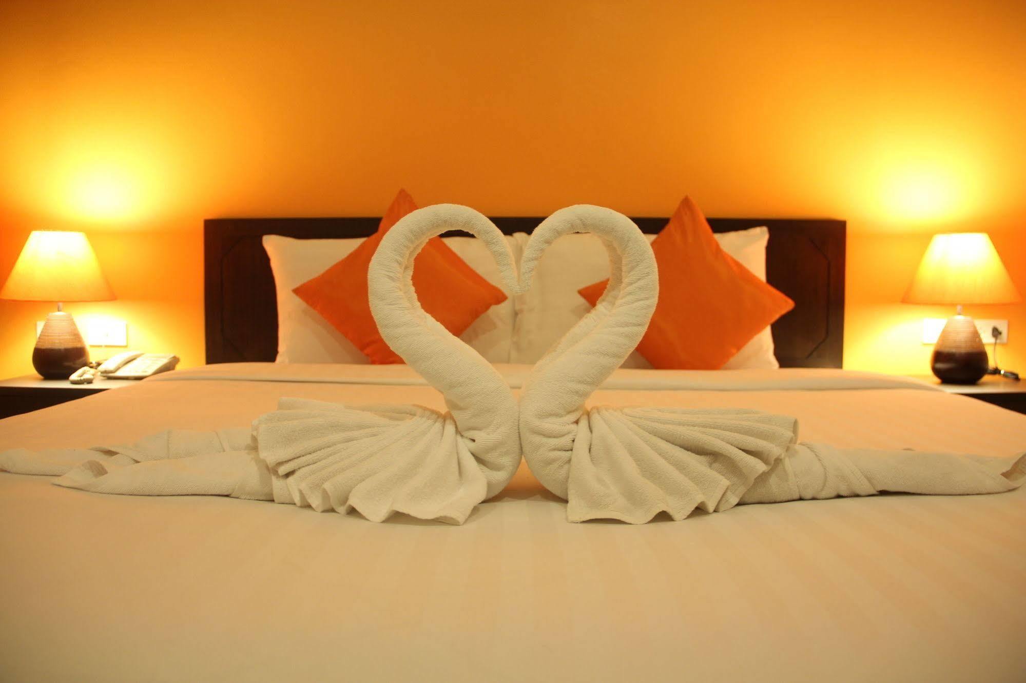 Sri Boutique Hotel Patong Extérieur photo