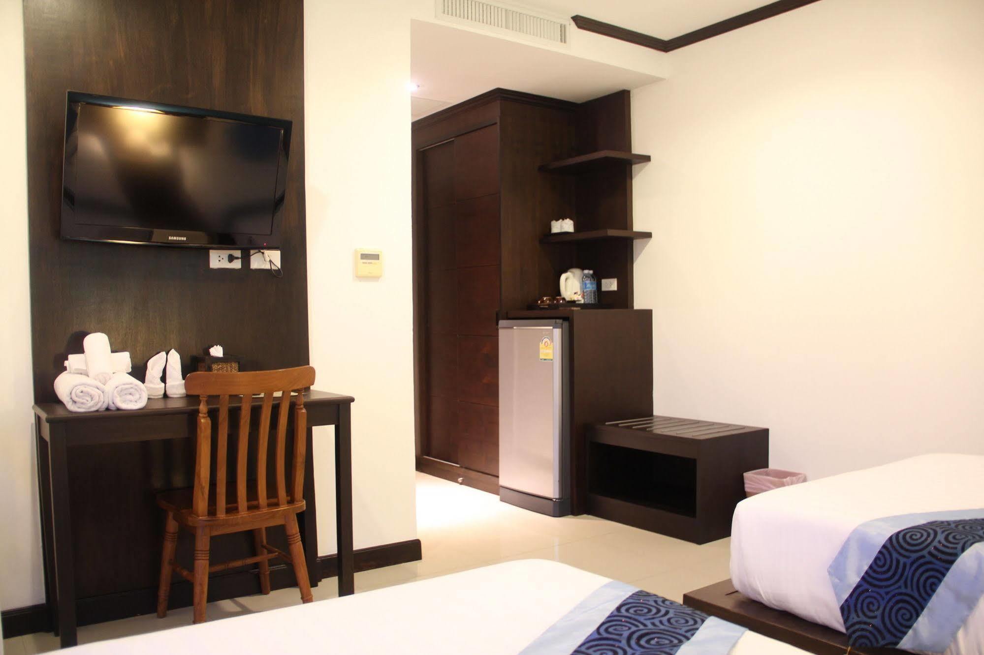 Sri Boutique Hotel Patong Extérieur photo