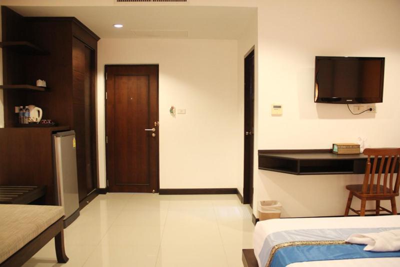 Sri Boutique Hotel Patong Extérieur photo