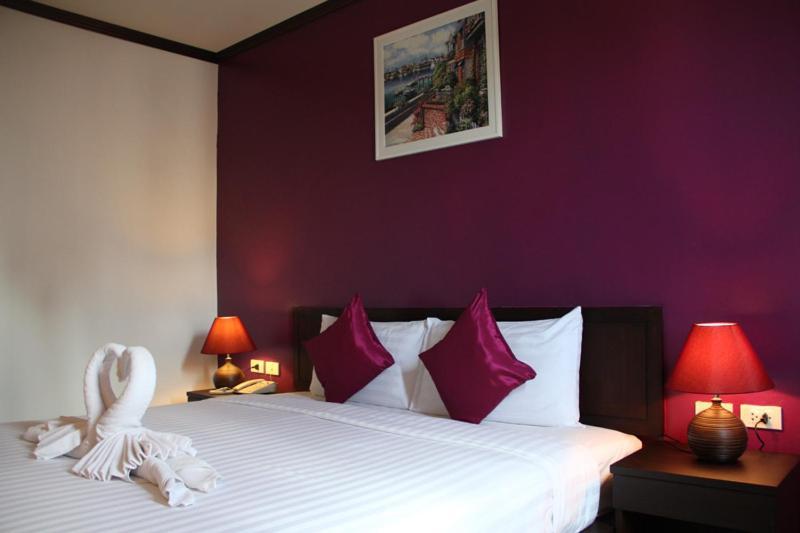 Sri Boutique Hotel Patong Extérieur photo