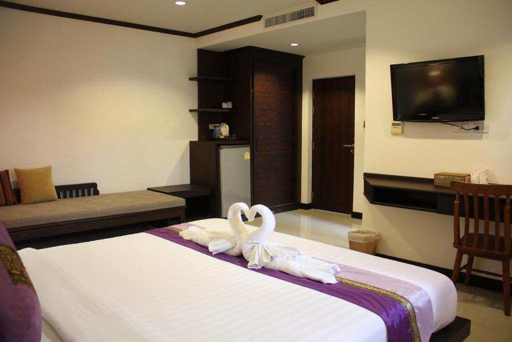 Sri Boutique Hotel Patong Extérieur photo