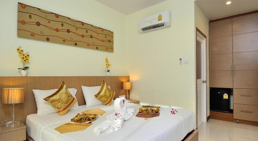 Sri Boutique Hotel Patong Extérieur photo
