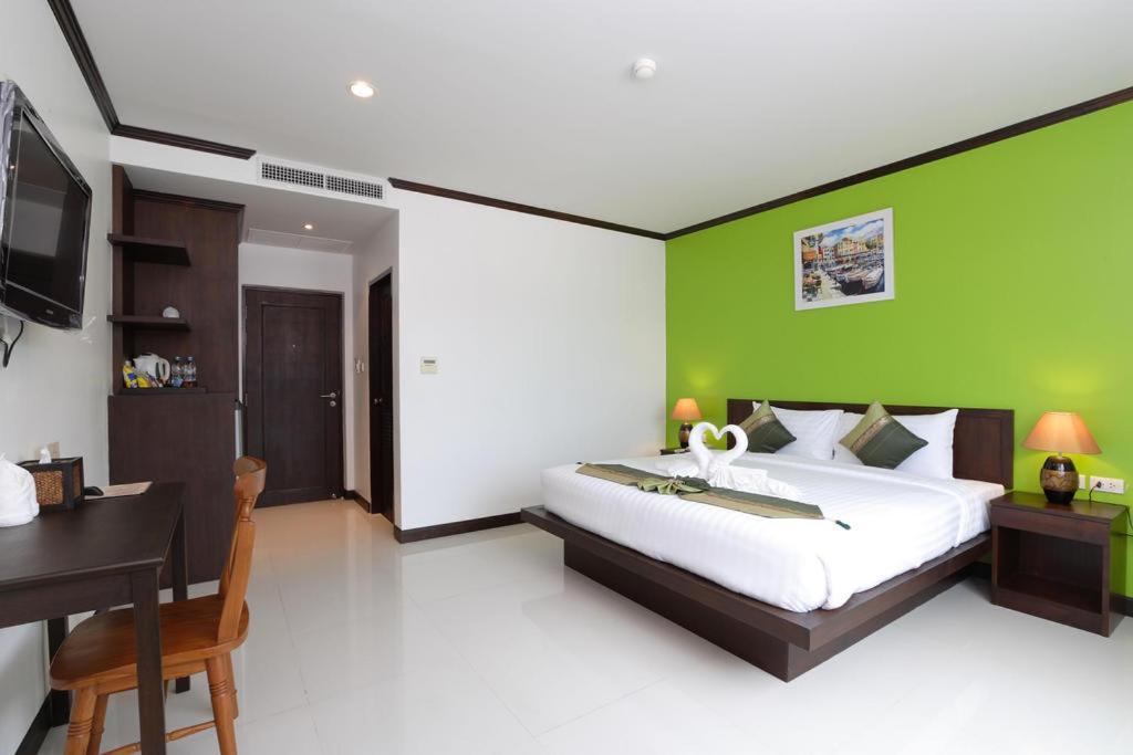 Sri Boutique Hotel Patong Extérieur photo