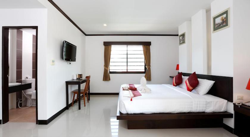 Sri Boutique Hotel Patong Extérieur photo