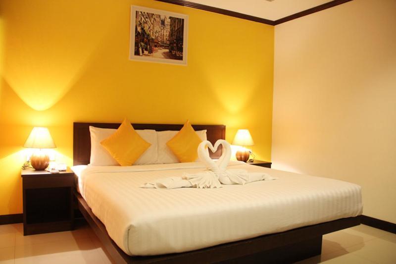 Sri Boutique Hotel Patong Extérieur photo