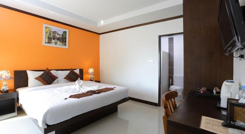 Sri Boutique Hotel Patong Extérieur photo