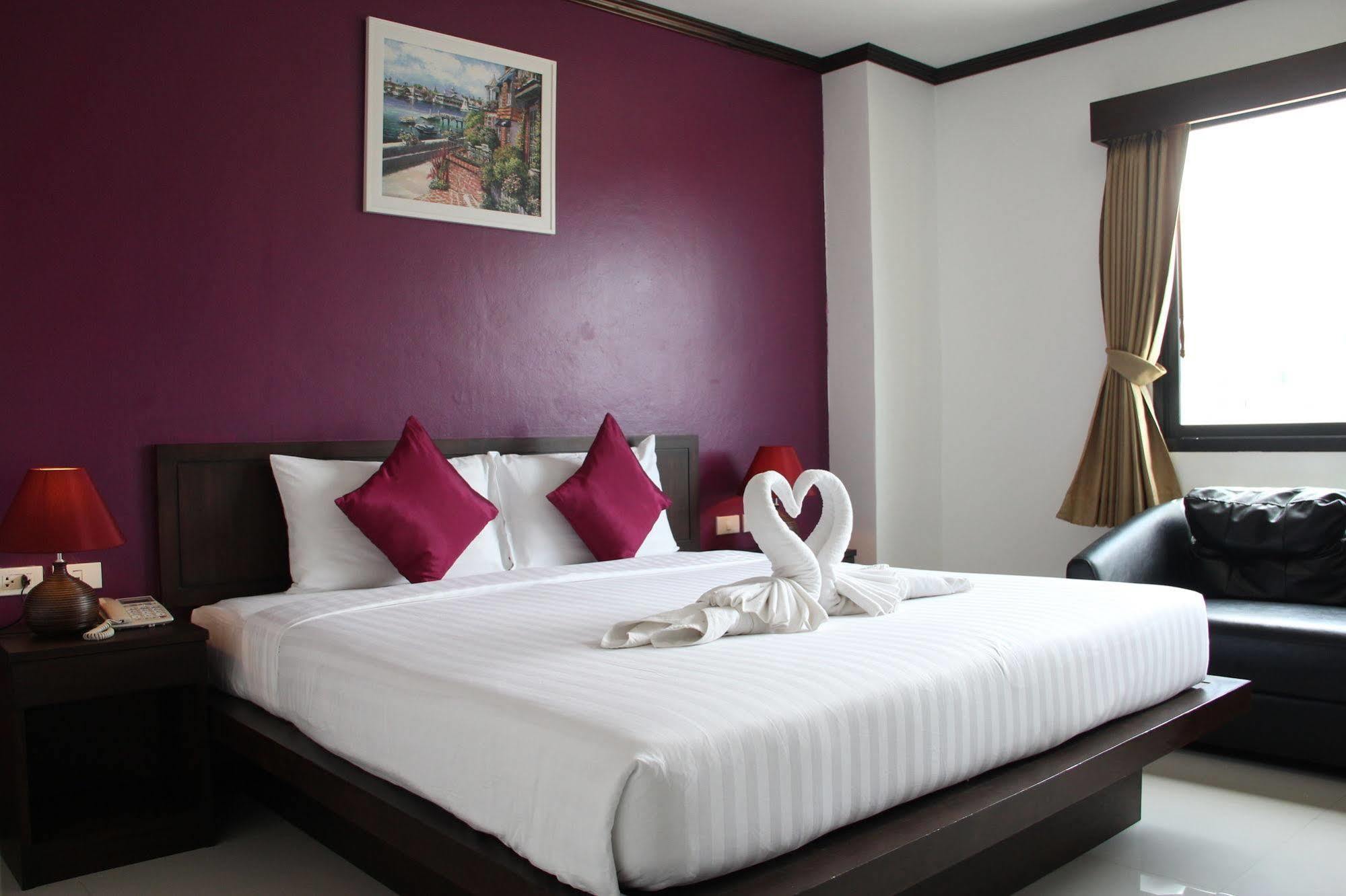 Sri Boutique Hotel Patong Extérieur photo