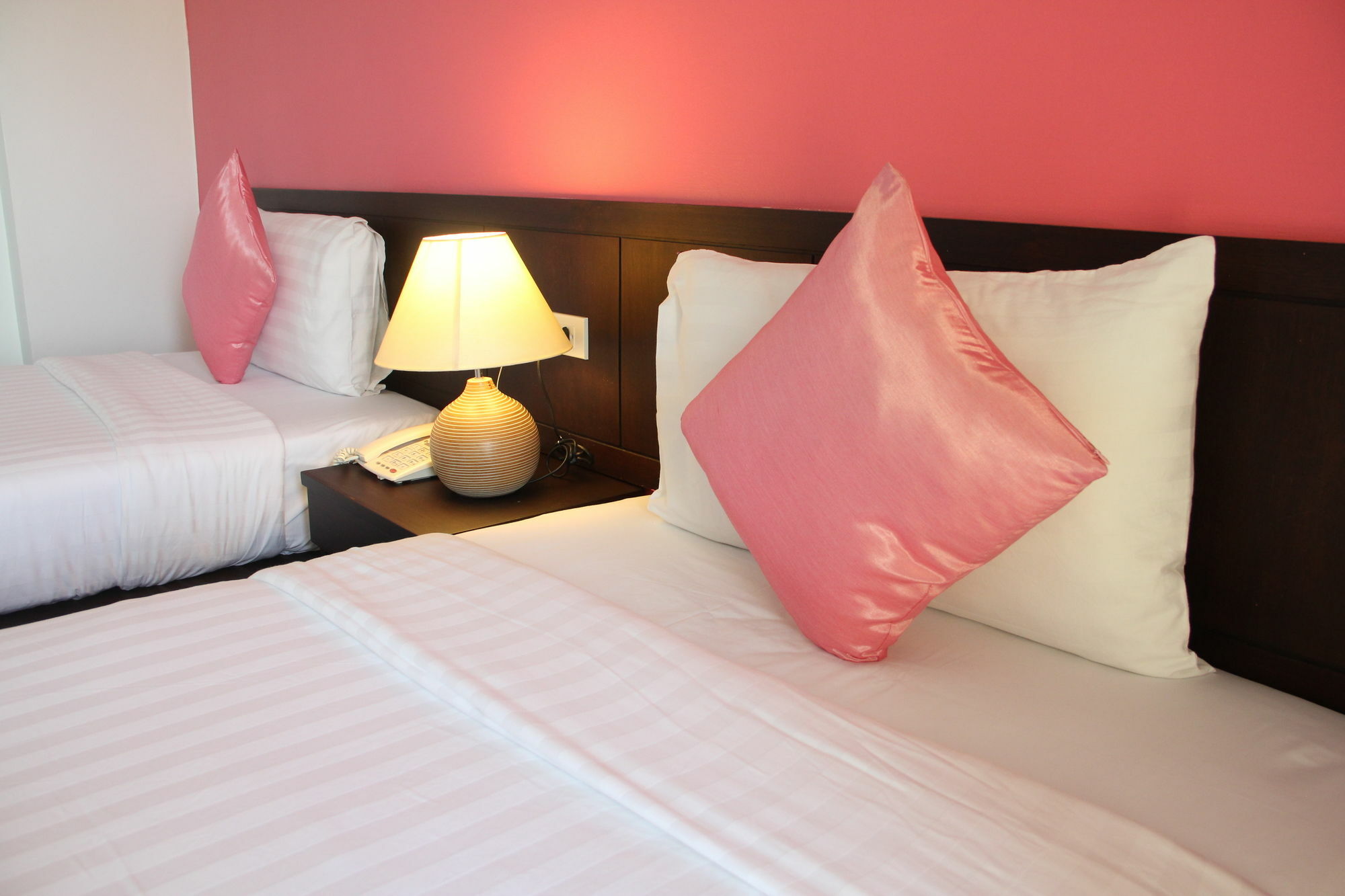 Sri Boutique Hotel Patong Extérieur photo
