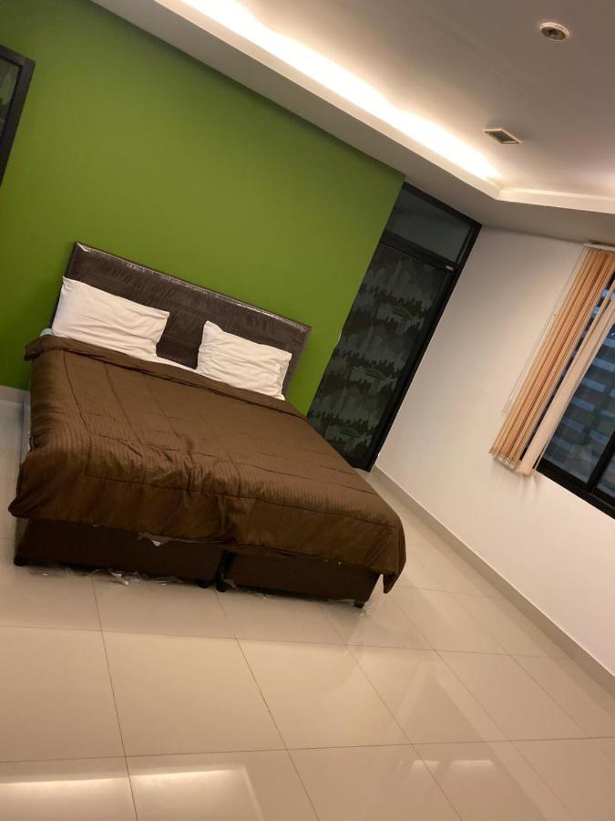 Sri Boutique Hotel Patong Extérieur photo